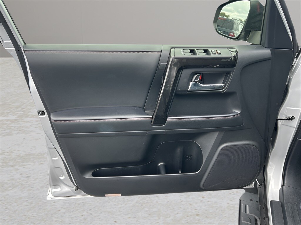 2024 Toyota 4Runner TRD Premium photo 2
