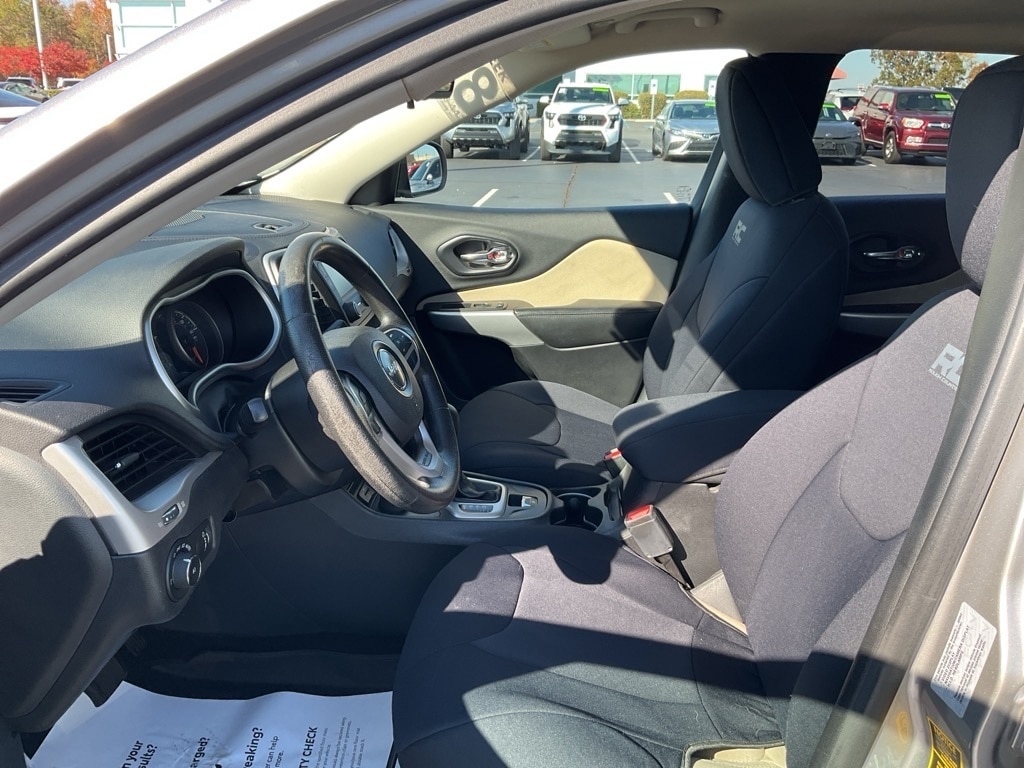 Used 2018 Jeep Cherokee Latitude with VIN 1C4PJMCX0JD521371 for sale in Greer, SC