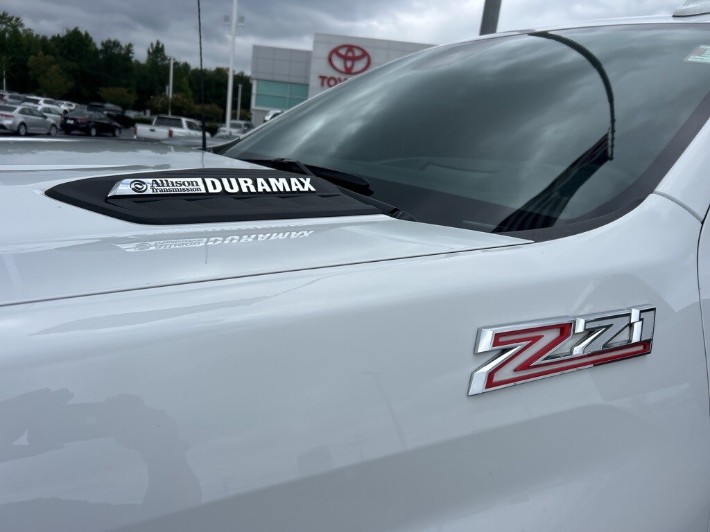2024 Chevrolet Silverado 2500HD LTZ photo 2