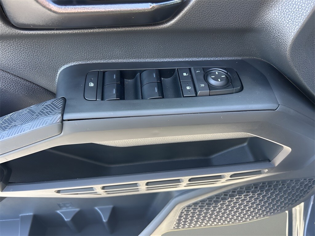 2024 Toyota Tacoma SR5 photo 4