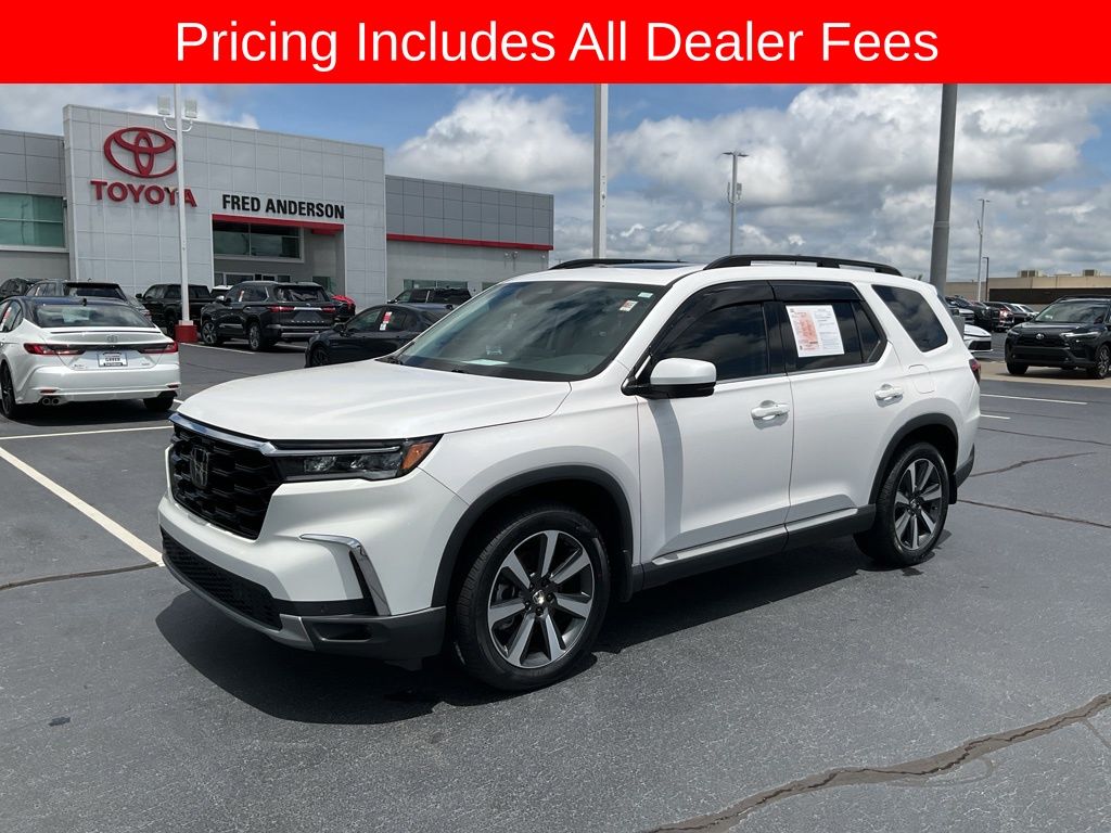 2023 Honda Pilot Touring 2WD's photo