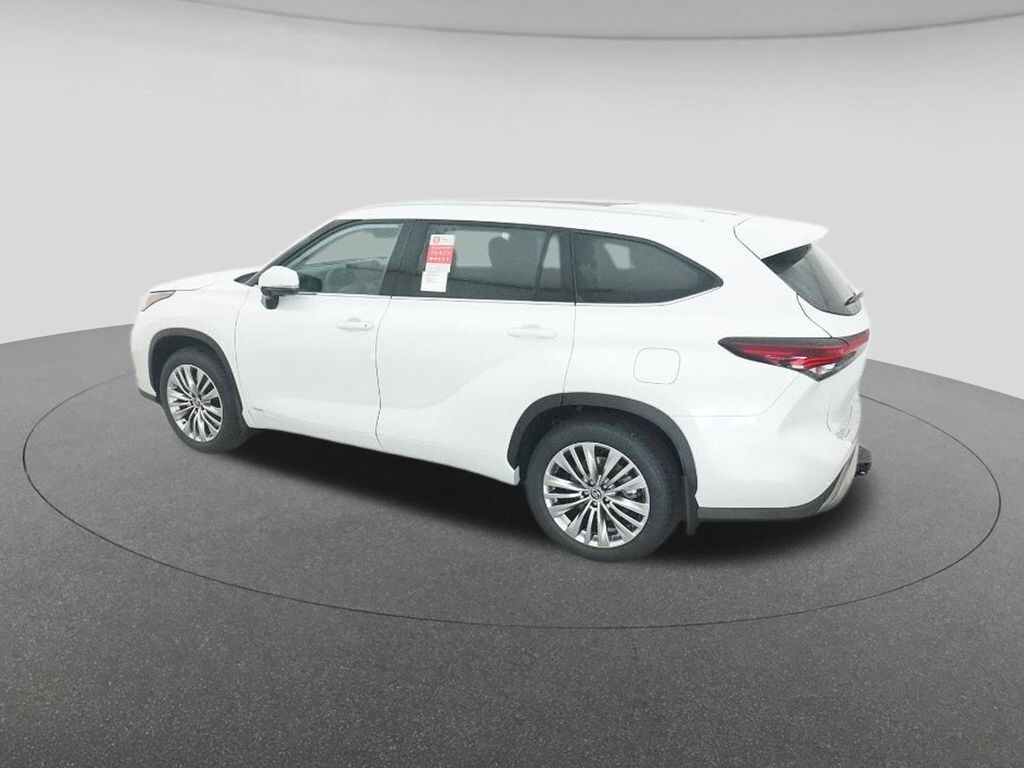 New 2026 Toyota Highlander Hybrid Platinum SUV