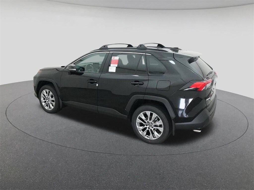 2025 Toyota RAV4 XLE Premium photo 4