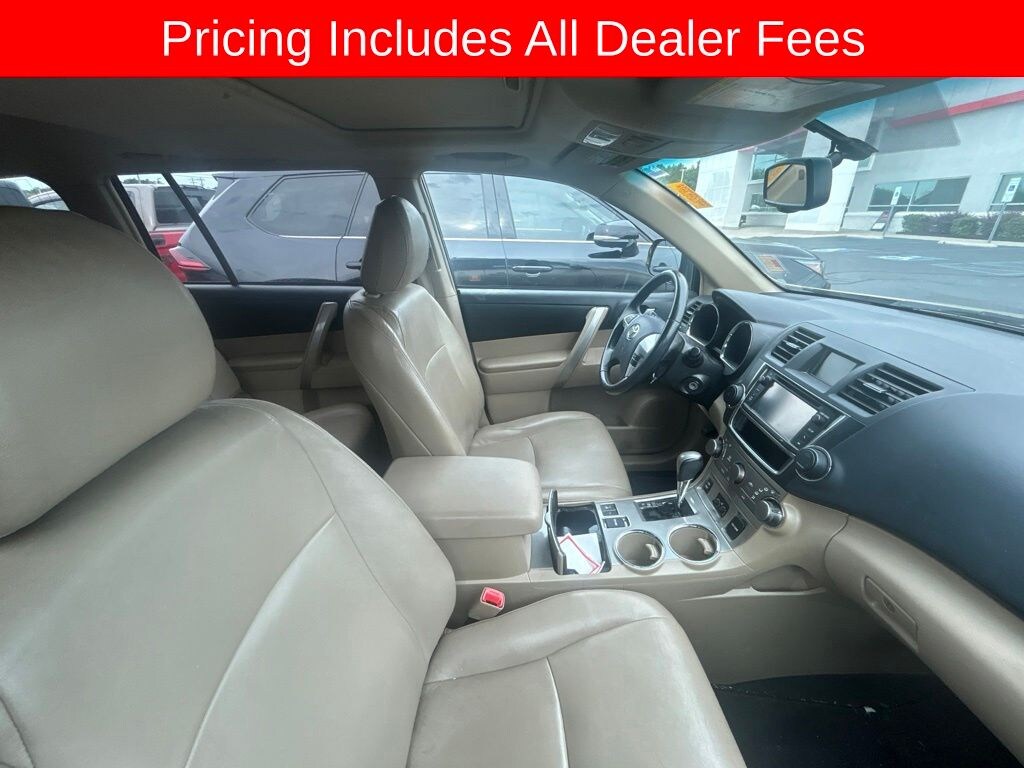 Used 2013 Toyota Highlander SE V6 SUV