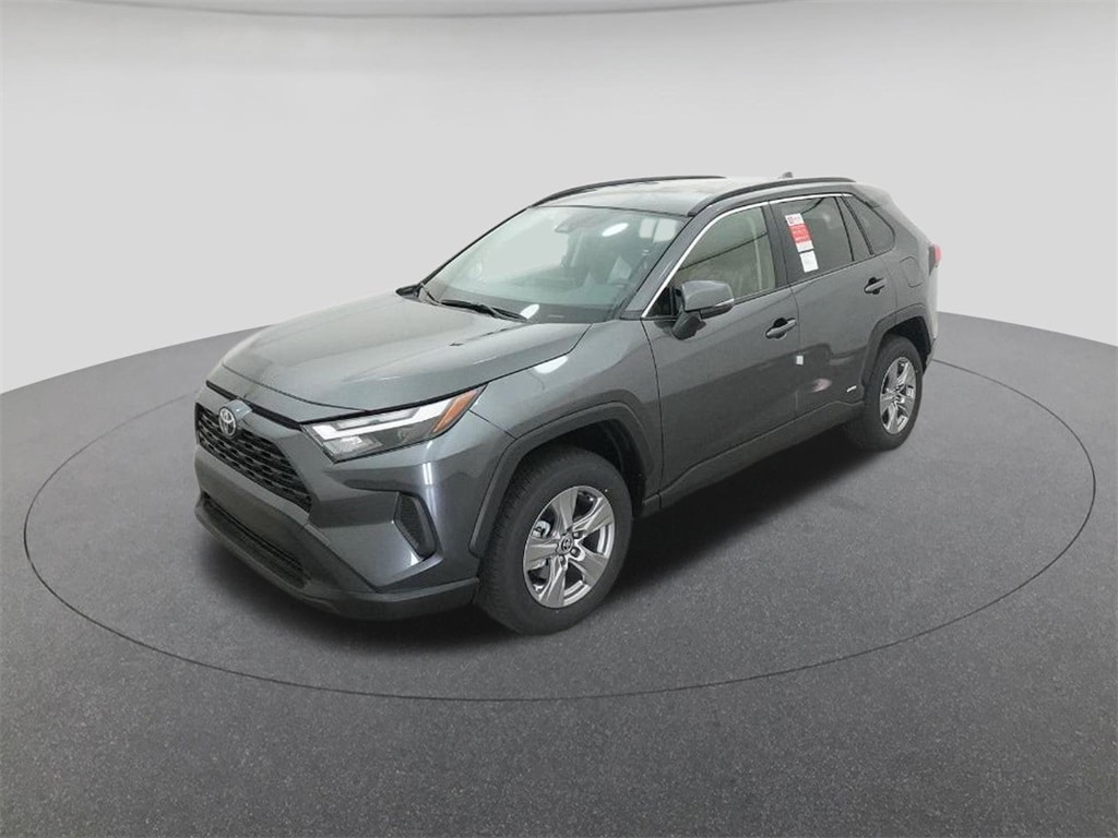 2025 Toyota RAV4 XLE's photo