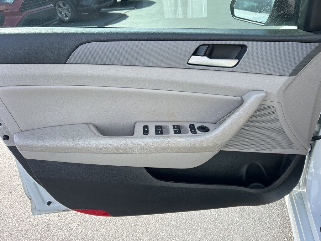 2018 Hyundai Sonata SEL photo 3