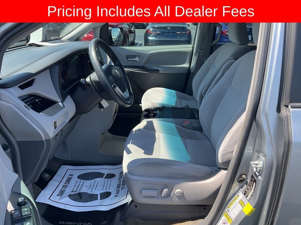 Used 2016 Toyota Sienna LE 8 Passenger Minivan/Van