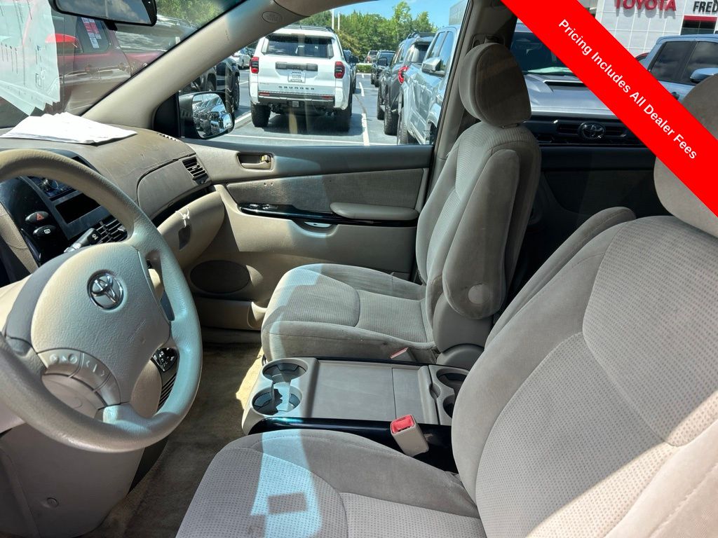 Used 2005 Toyota Sienna LE with VIN 5TDZA23C45S365291 for sale in Greer, SC