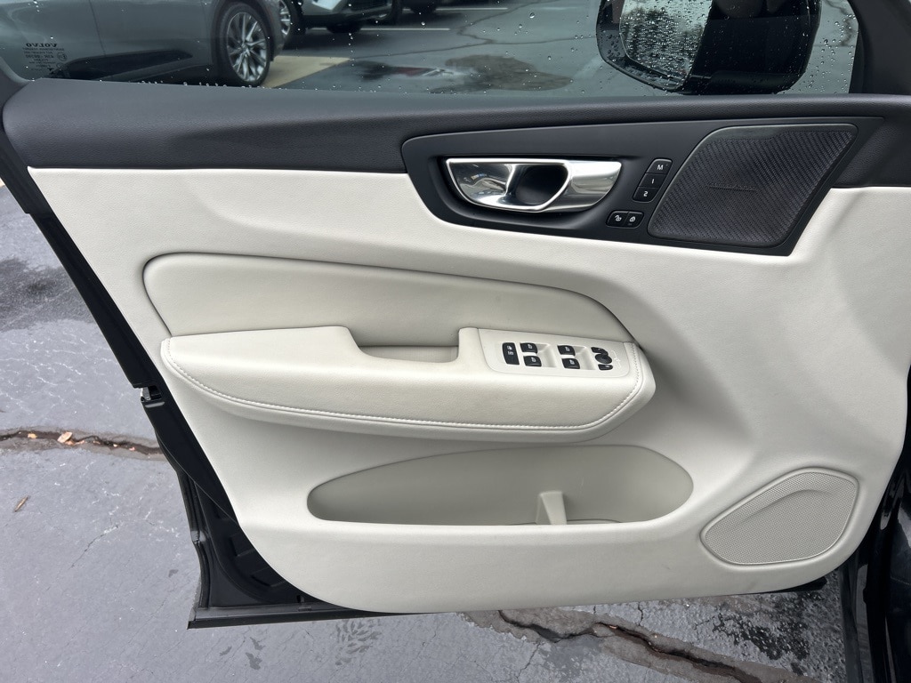 Used 2022 Volvo XC60 B5 AWD Inscription SUV