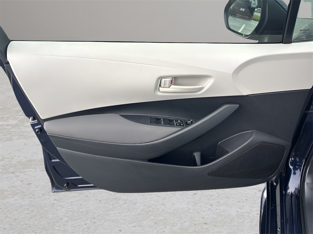 2024 Toyota Corolla LE photo 3