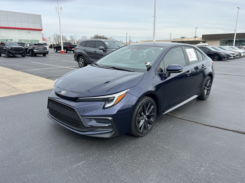 2024 Toyota Corolla SE's photo