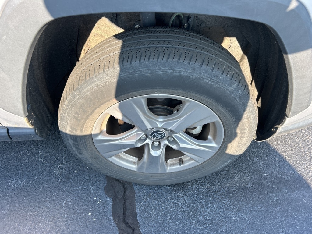Used 2022 Toyota RAV4 XLE with VIN 2T3P1RFV7NC290258 for sale in Northfield, Minnesota