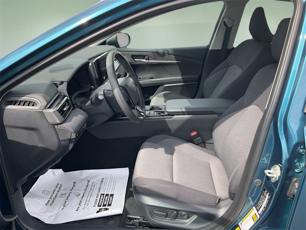 2025 Toyota Camry LE photo 2