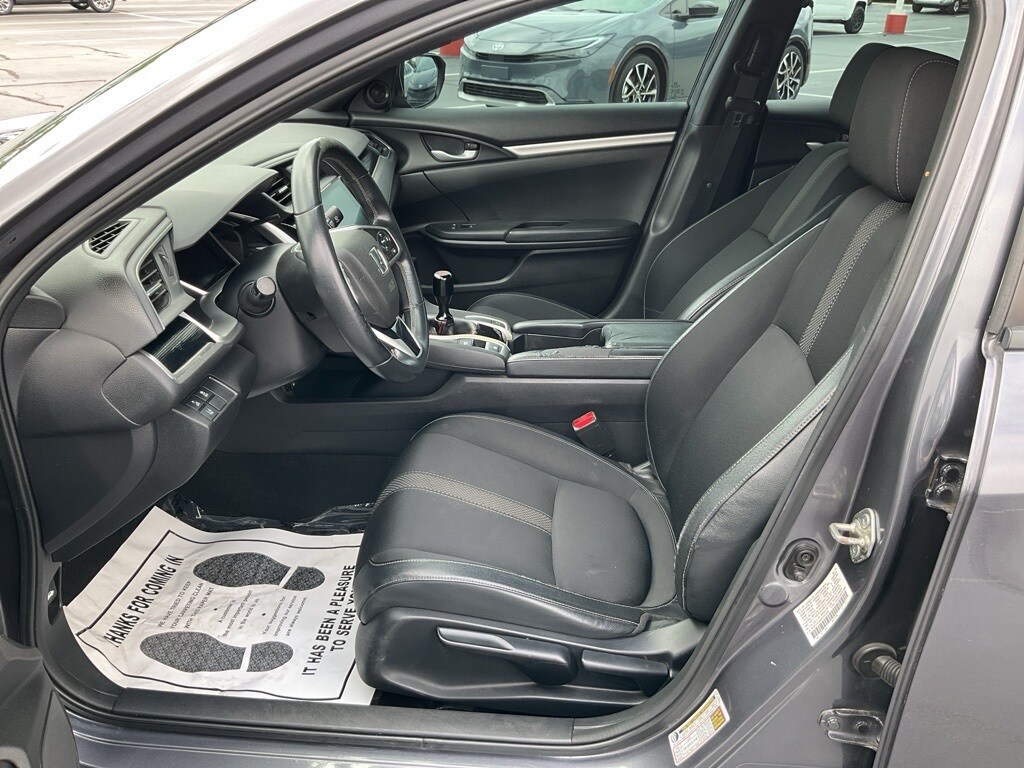 2019 Honda Civic Sport photo 2