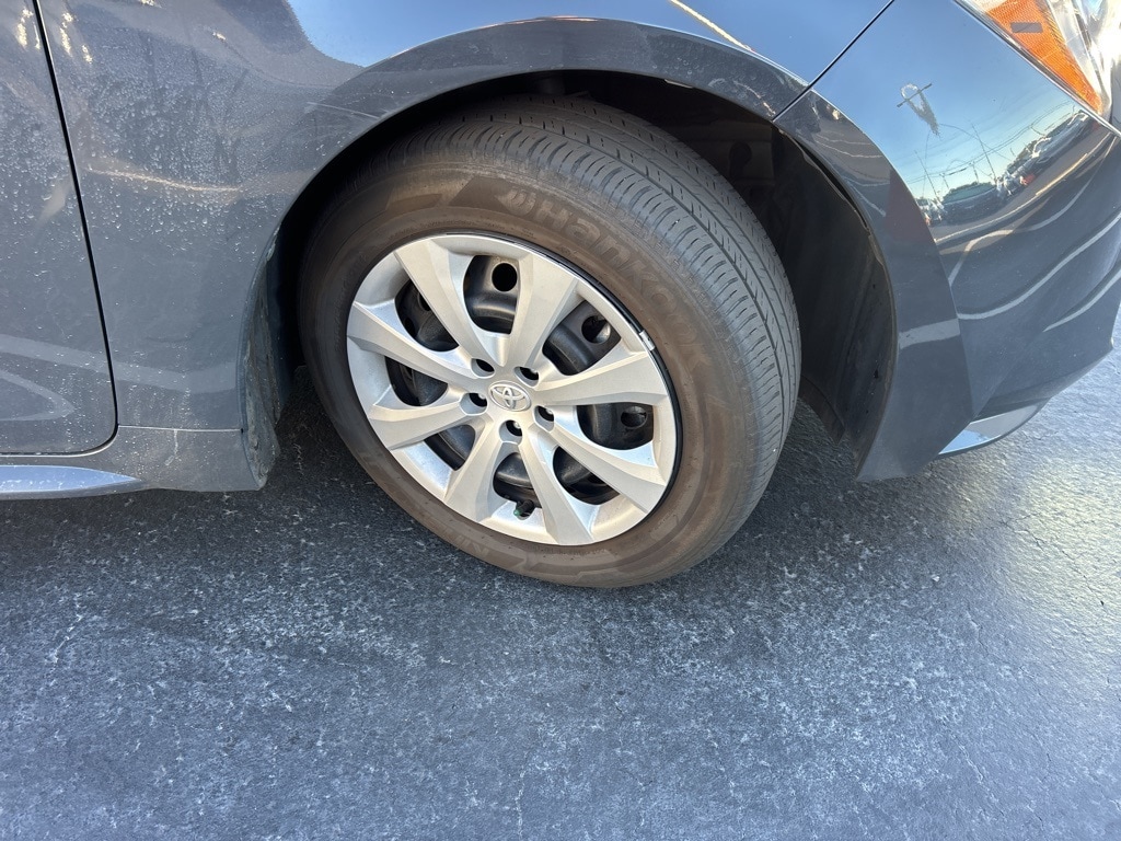 Used 2023 Toyota Corolla LE with VIN 5YFB4MDE6PP045003 for sale in Kansas City