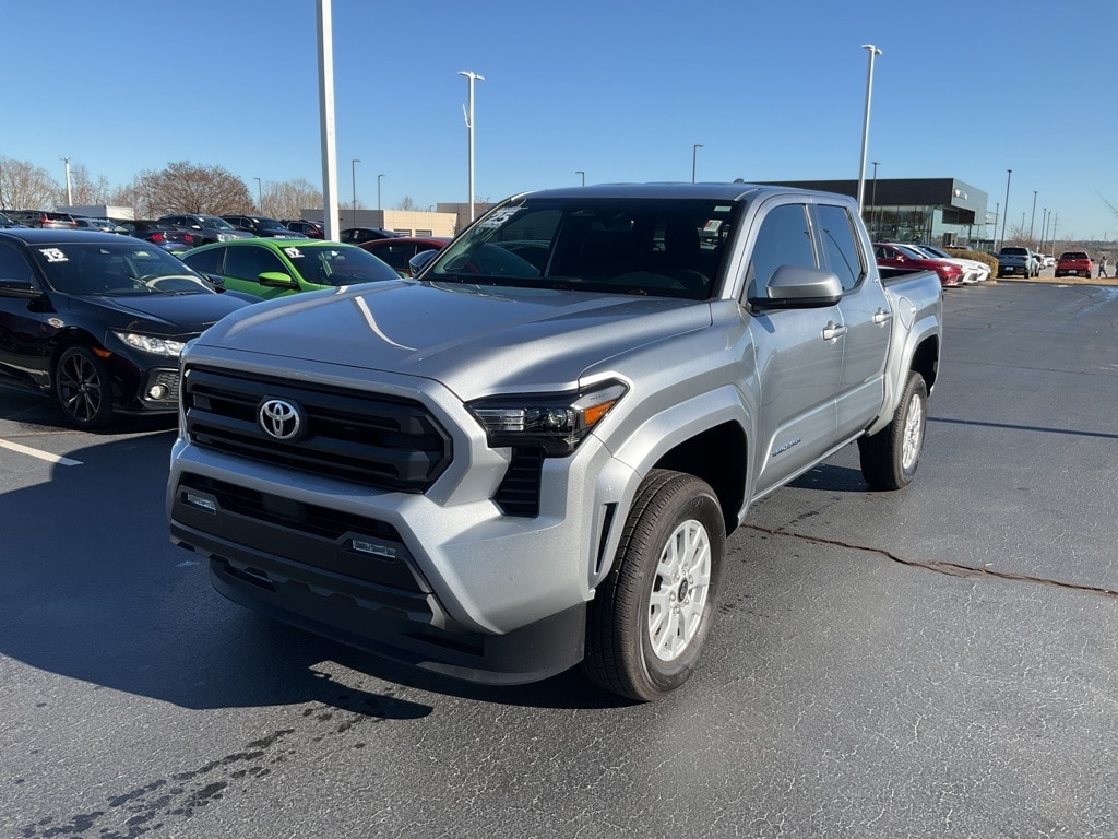 2025 Toyota Tacoma SR5's photo