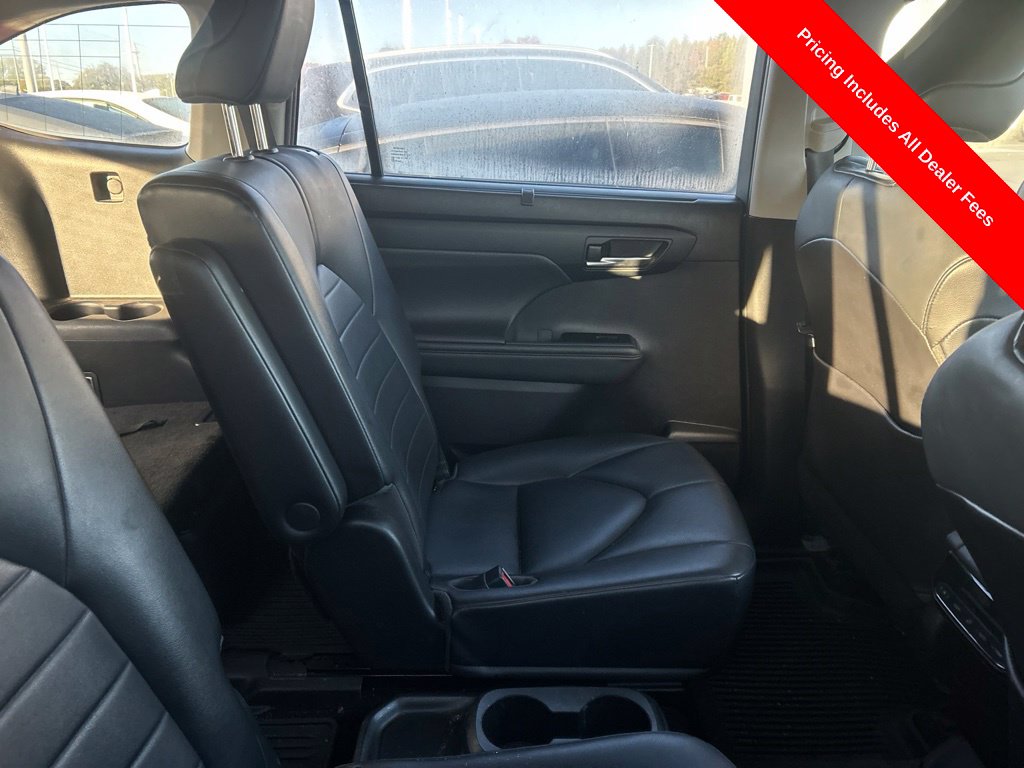 Used 2021 Toyota Highlander XLE SUV