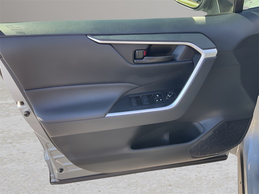 2018 Jeep Grand Cherokee Laredo photo 2