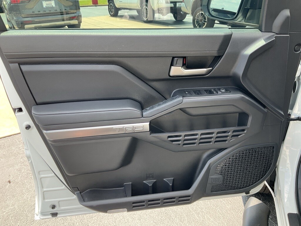 2024 Toyota Tacoma photo 3