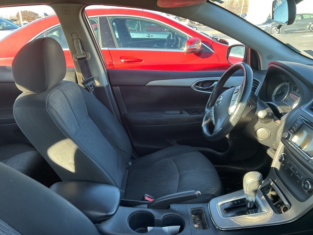 2015 Nissan Sentra SV photo 3