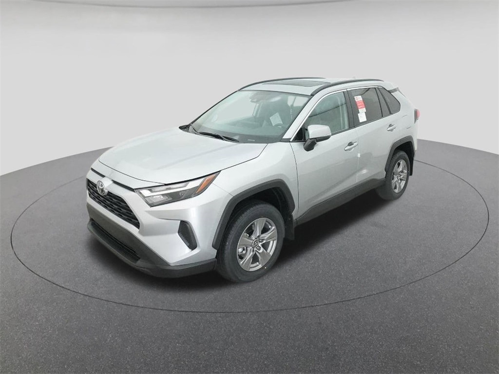 2025 Toyota RAV4 XLE's photo