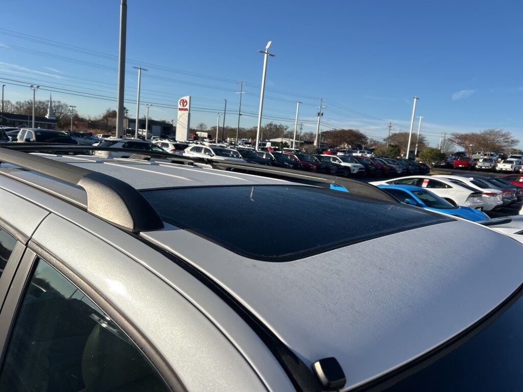 2007 Toyota Sequoia Limited photo 2