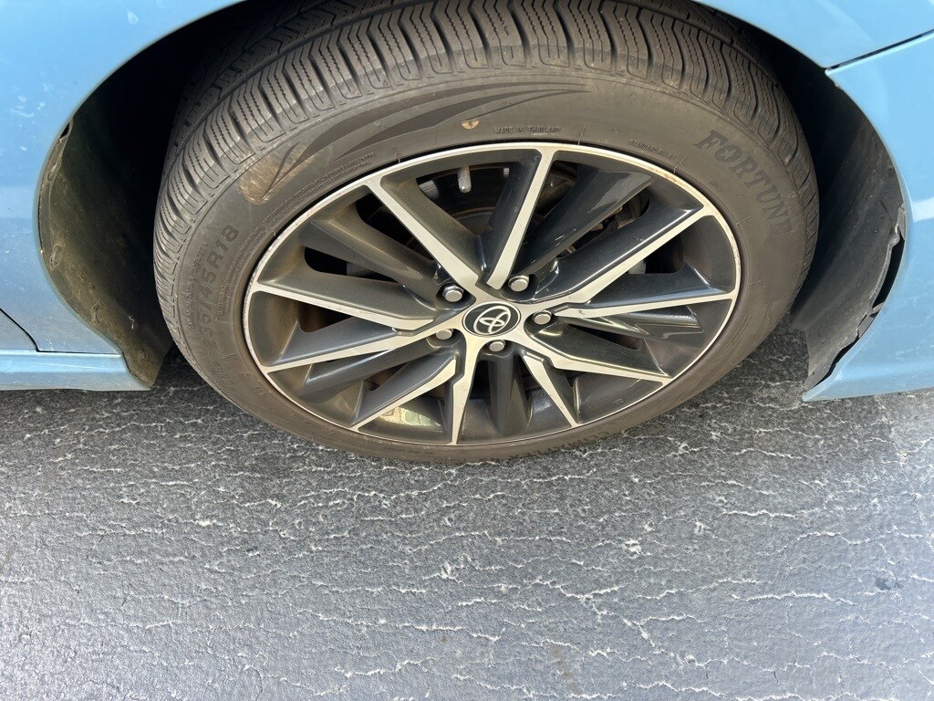 2024 Toyota Camry SE photo 2