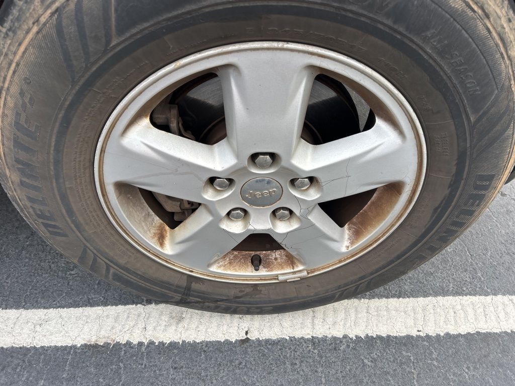 Used 2011 Jeep Grand Cherokee Laredo SUV