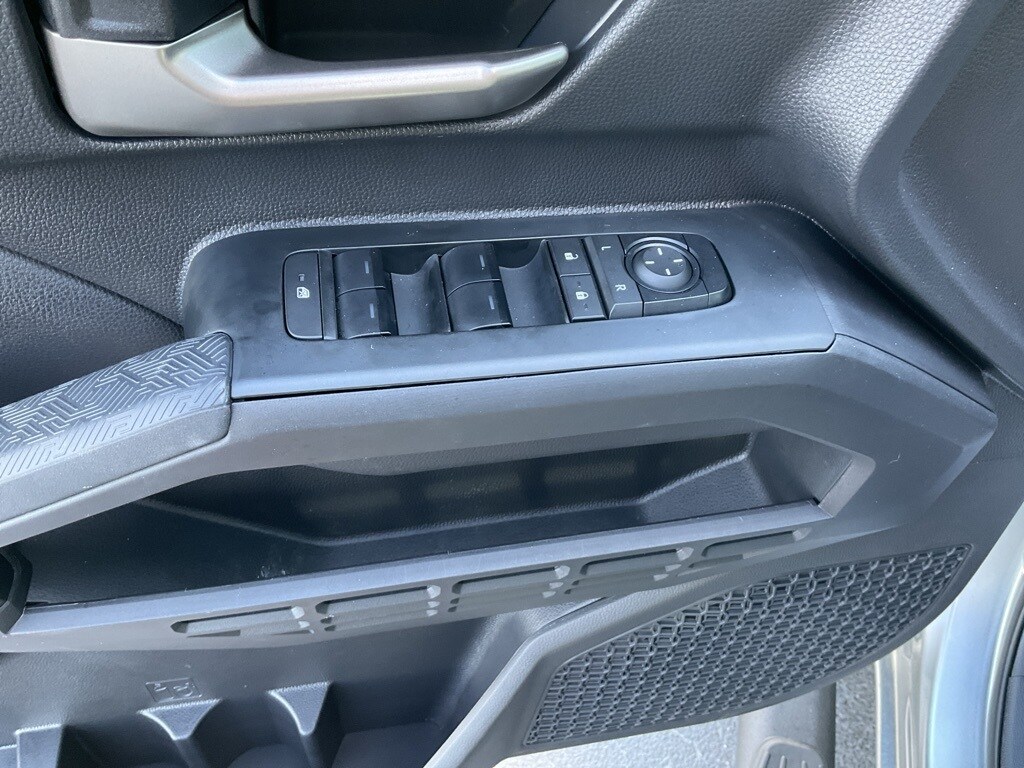 2025 Toyota Tacoma TRD Off-Road photo 4