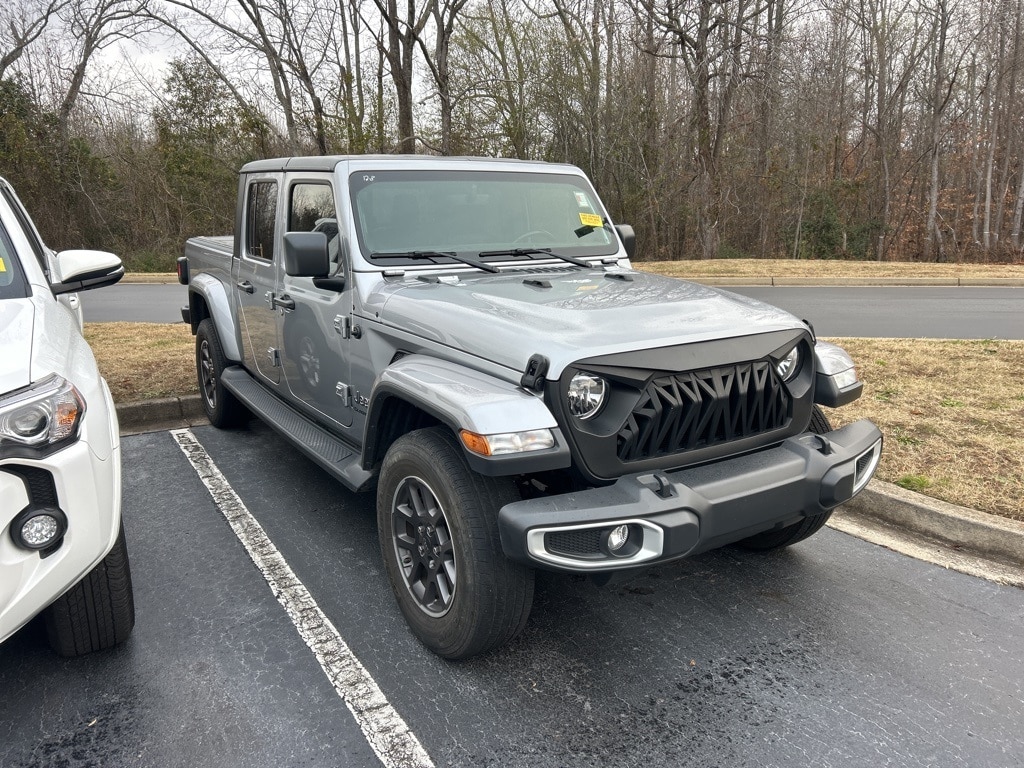 2021 Jeep Gladiator Overland's photo