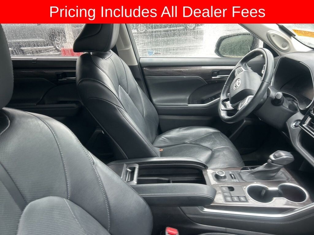 Used 2023 Toyota Highlander Limited SUV