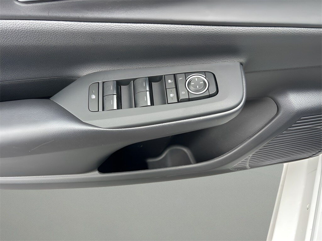 2024 Toyota Prius Prime XSE Premium photo 3