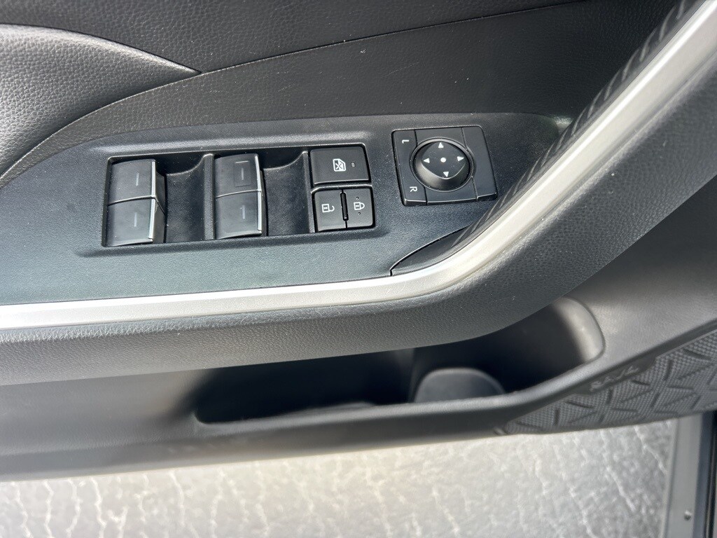 2024 Toyota RAV4 Hybrid photo 3