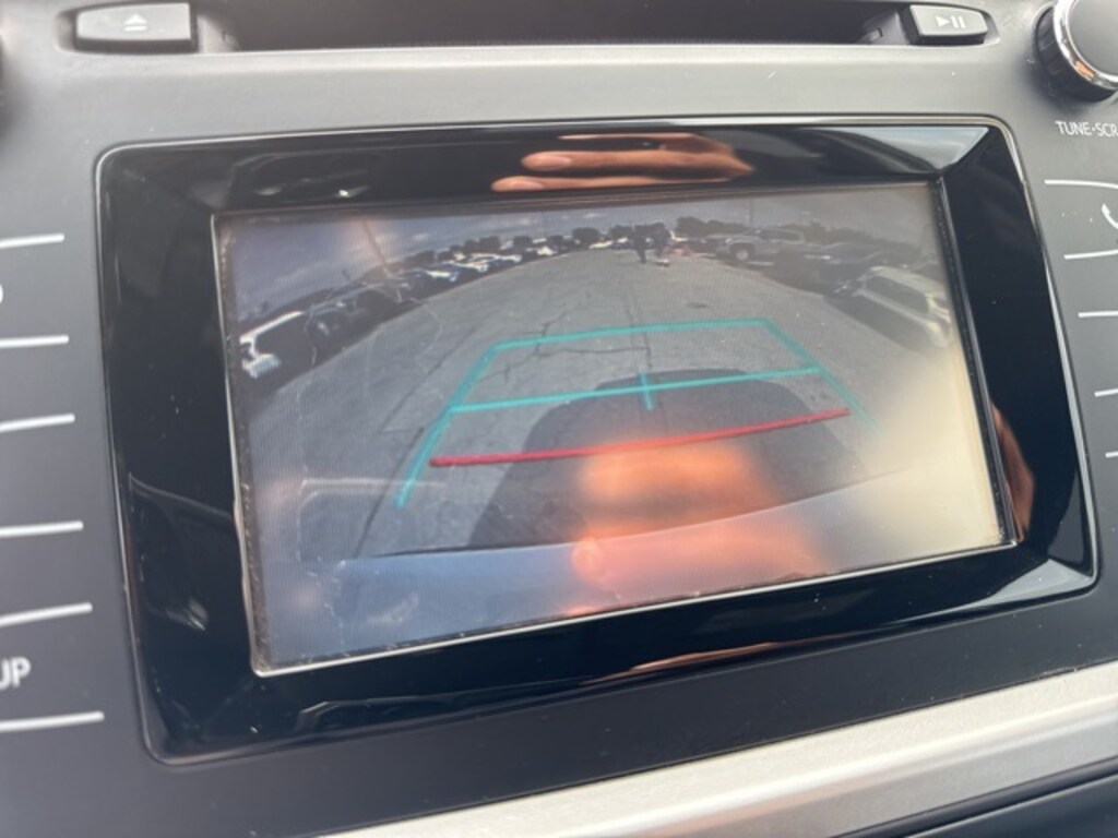 Used 2018 Toyota Highlander LE I4 SUV