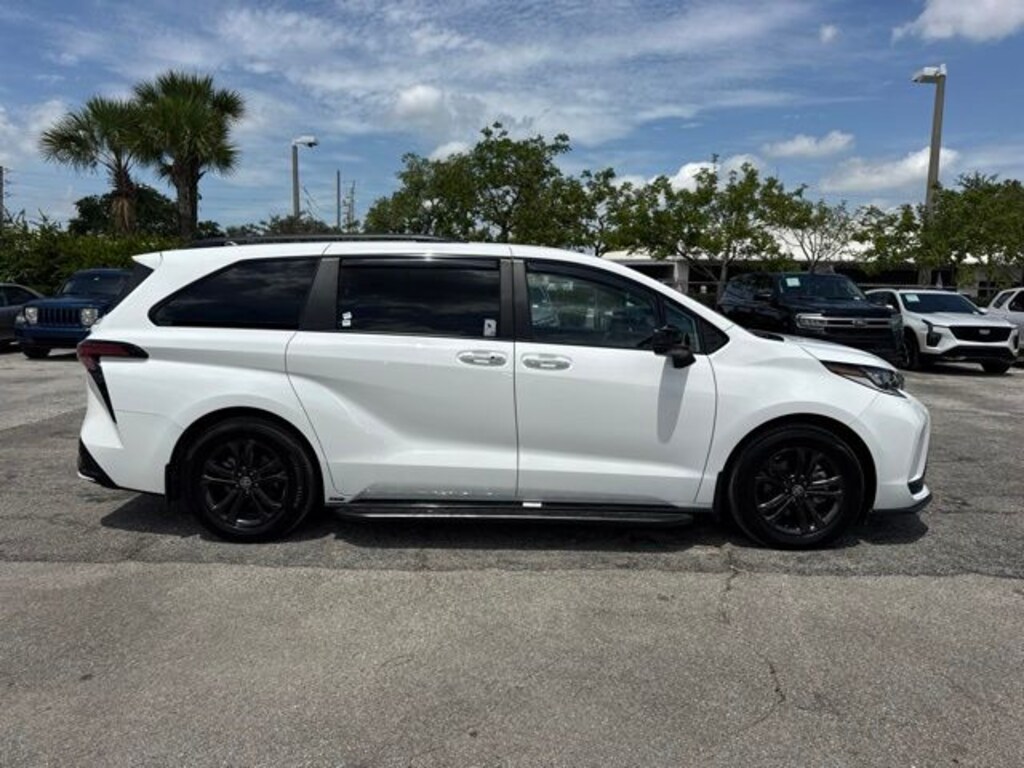 Used 2025 Toyota Sienna XSE 7 Passenger Van Passenger Van