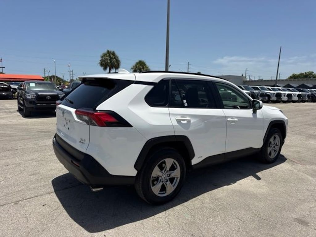 Used 2025 Toyota RAV4 Hybrid XLE SUV