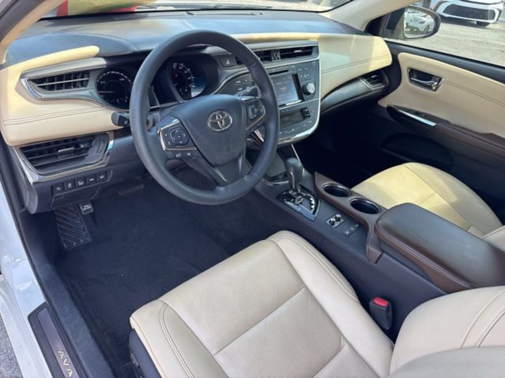 Used 2017 Toyota Avalon Hybrid Limited Sedan