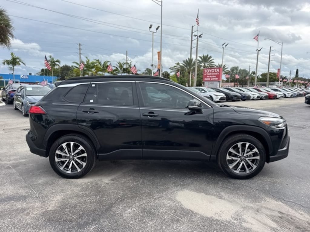 Used 2025 Toyota Corolla Cross XLE SUV