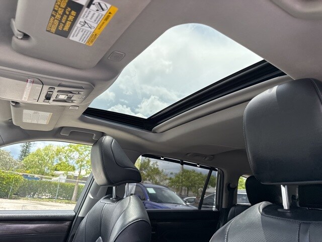 2023 Toyota Highlander Hybrid Limited photo 3