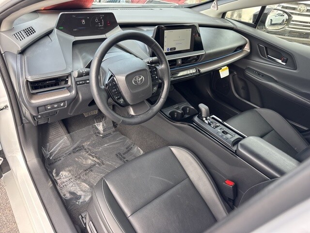 2025 Toyota Prius LE photo 2