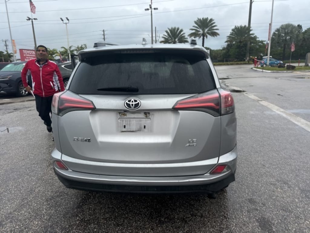 Used 2017 Toyota RAV4 LE SUV