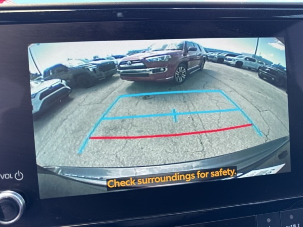 Used 2024 Toyota Highlander Hybrid LE SUV