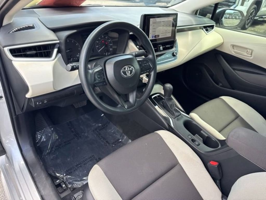Certified 2025 Toyota Corolla LE Sedan