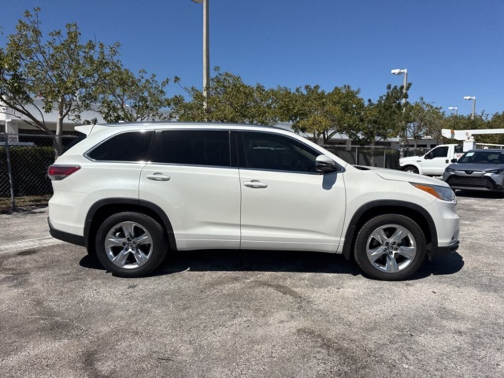 Used 2016 Toyota Highlander Limited V6 SUV