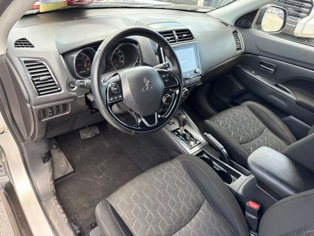 Used 2025 Mitsubishi Outlander Sport 2.0 LE SUV
