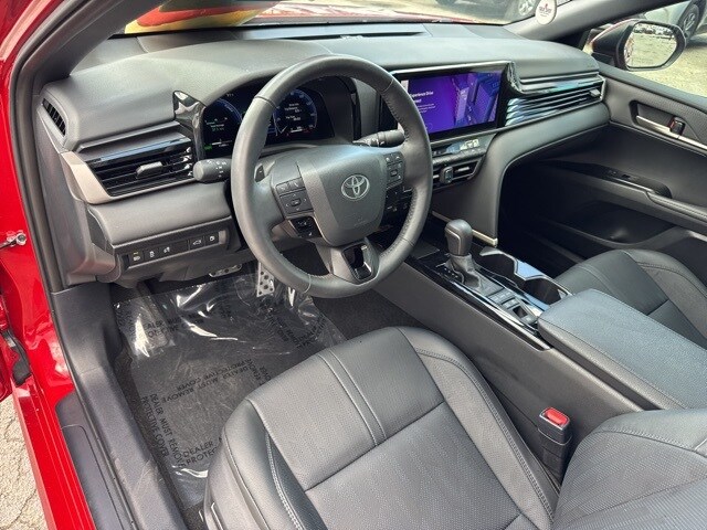 2025 Toyota Camry SE photo 2