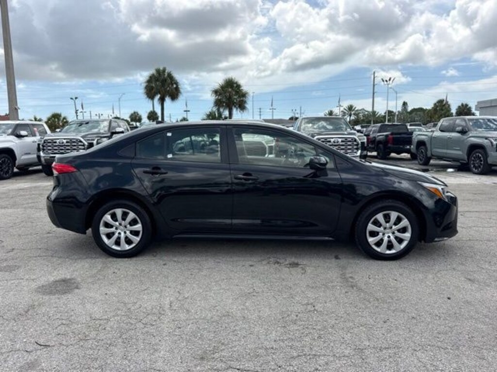 Used 2025 Toyota Corolla Hybrid LE Sedan