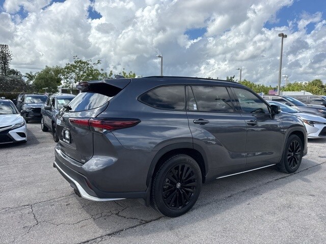 2024 Toyota Highlander XSE photo 3