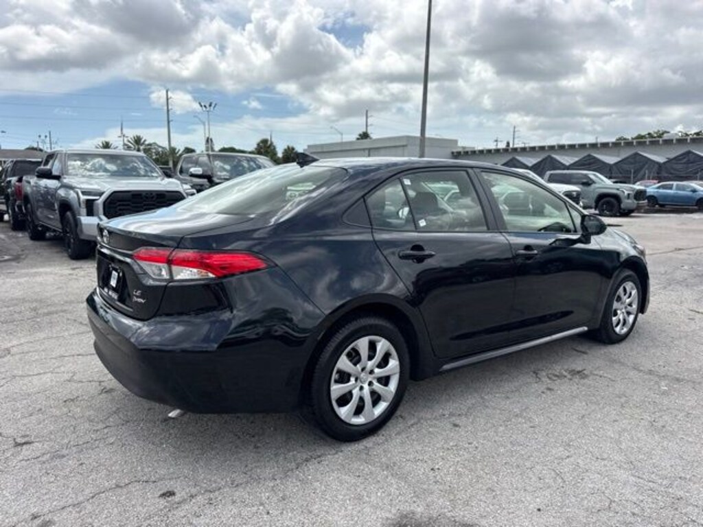Used 2025 Toyota Corolla Hybrid LE Sedan