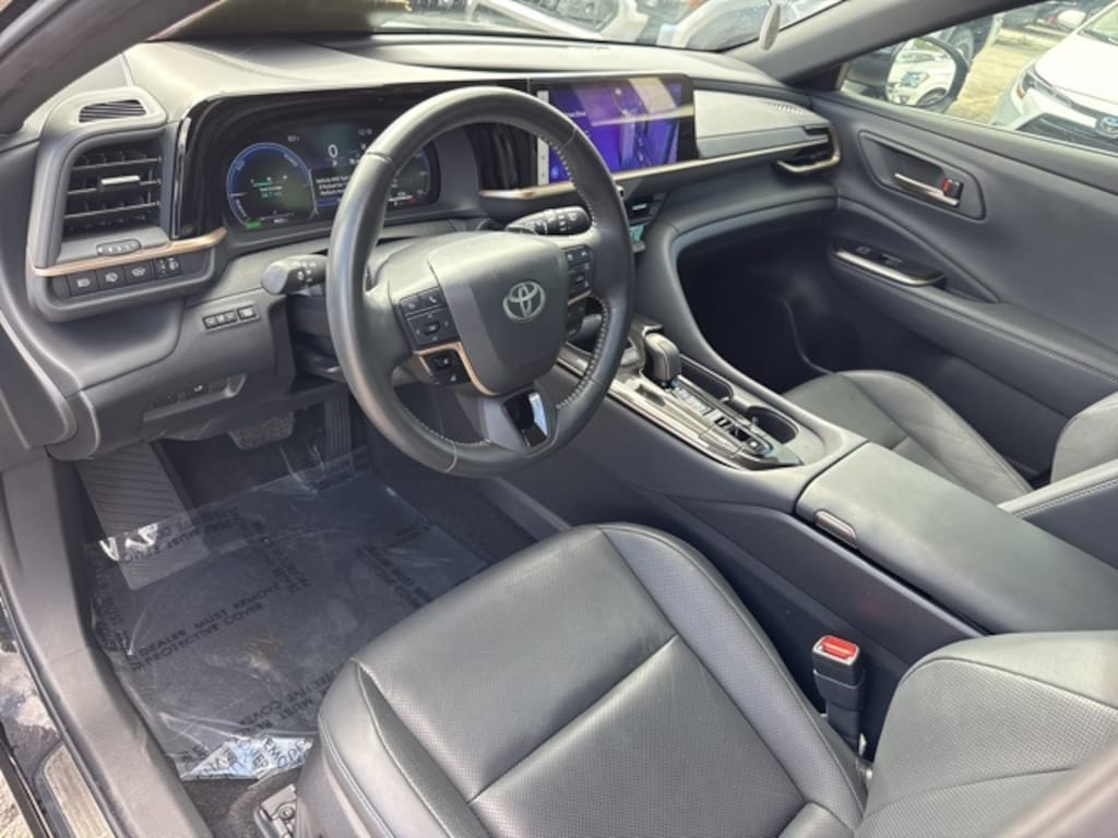 Used 2025 Toyota Crown Signia XLE SUV